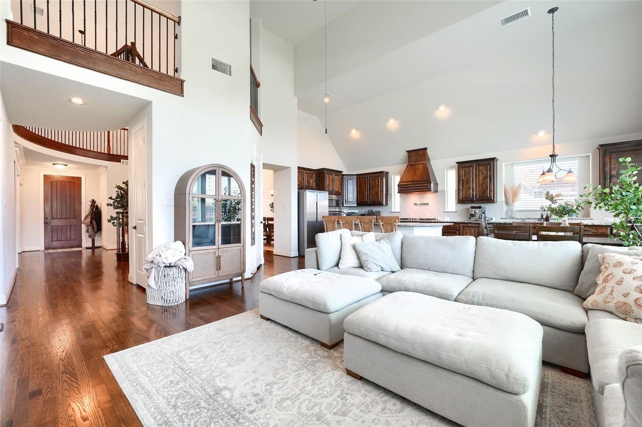625 Yarrow St - Photo 6 of 37