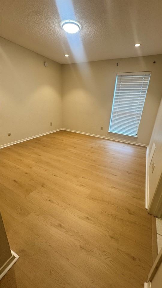 1908 Chasewood Cir #207 - Photo 3 of 11