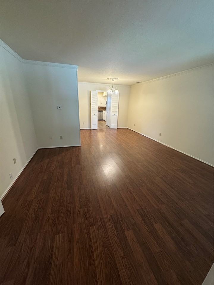 11037 Joymeadow Dr - Photo 3 of 16