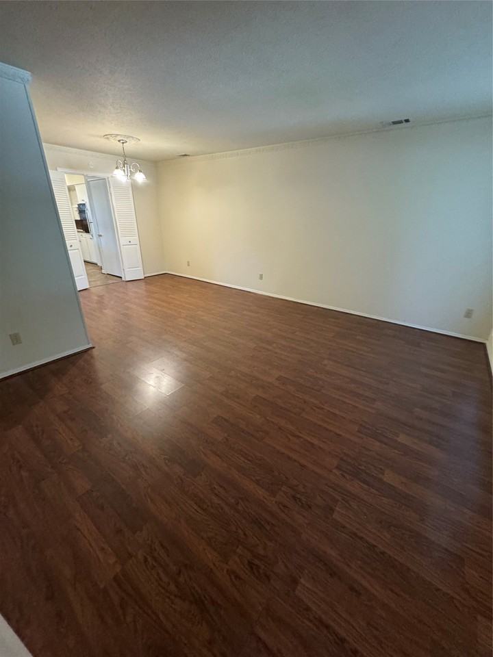 11037 Joymeadow Dr - Photo 4 of 16