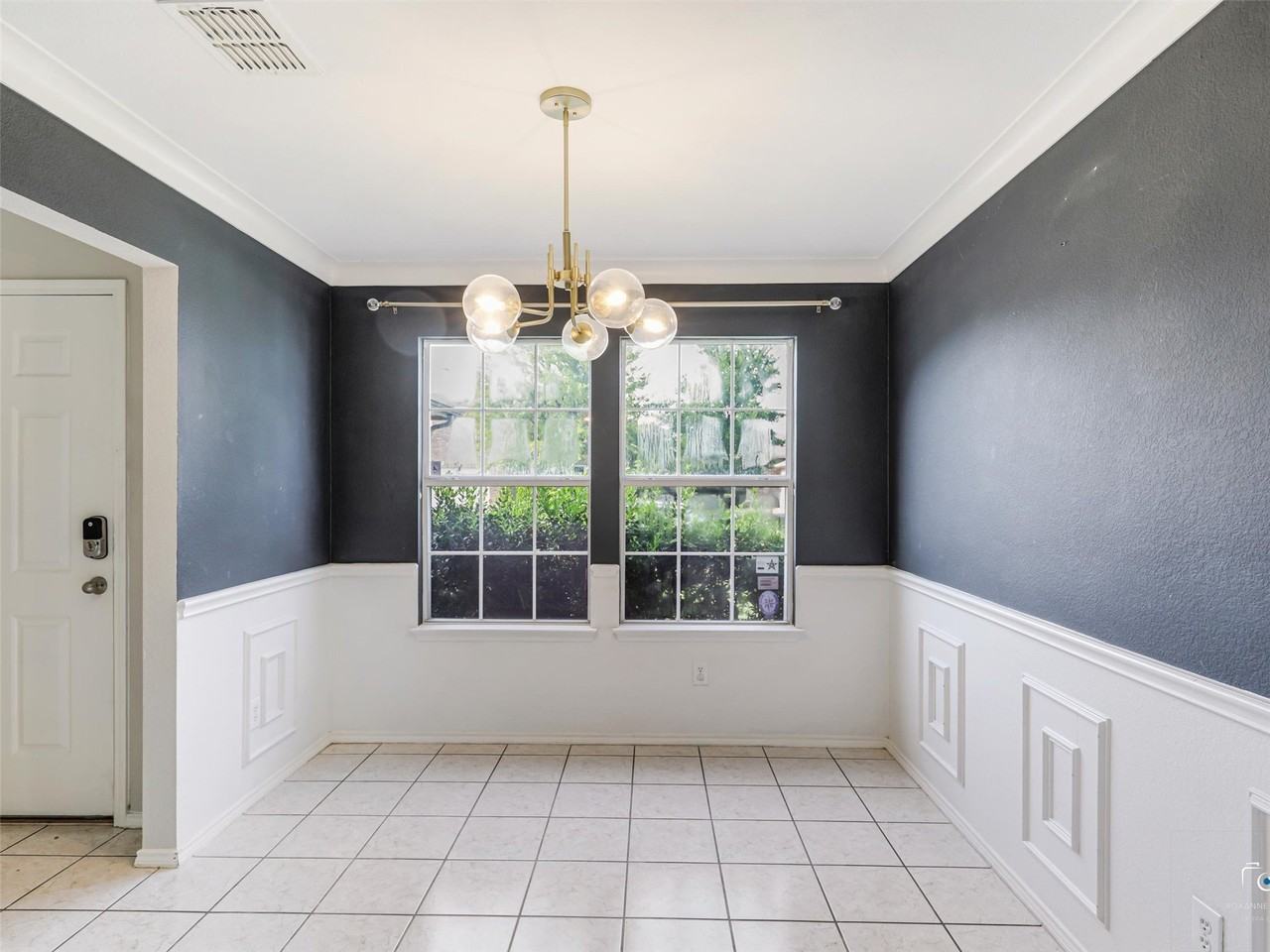 1637 Elm St - Photo 4 of 25