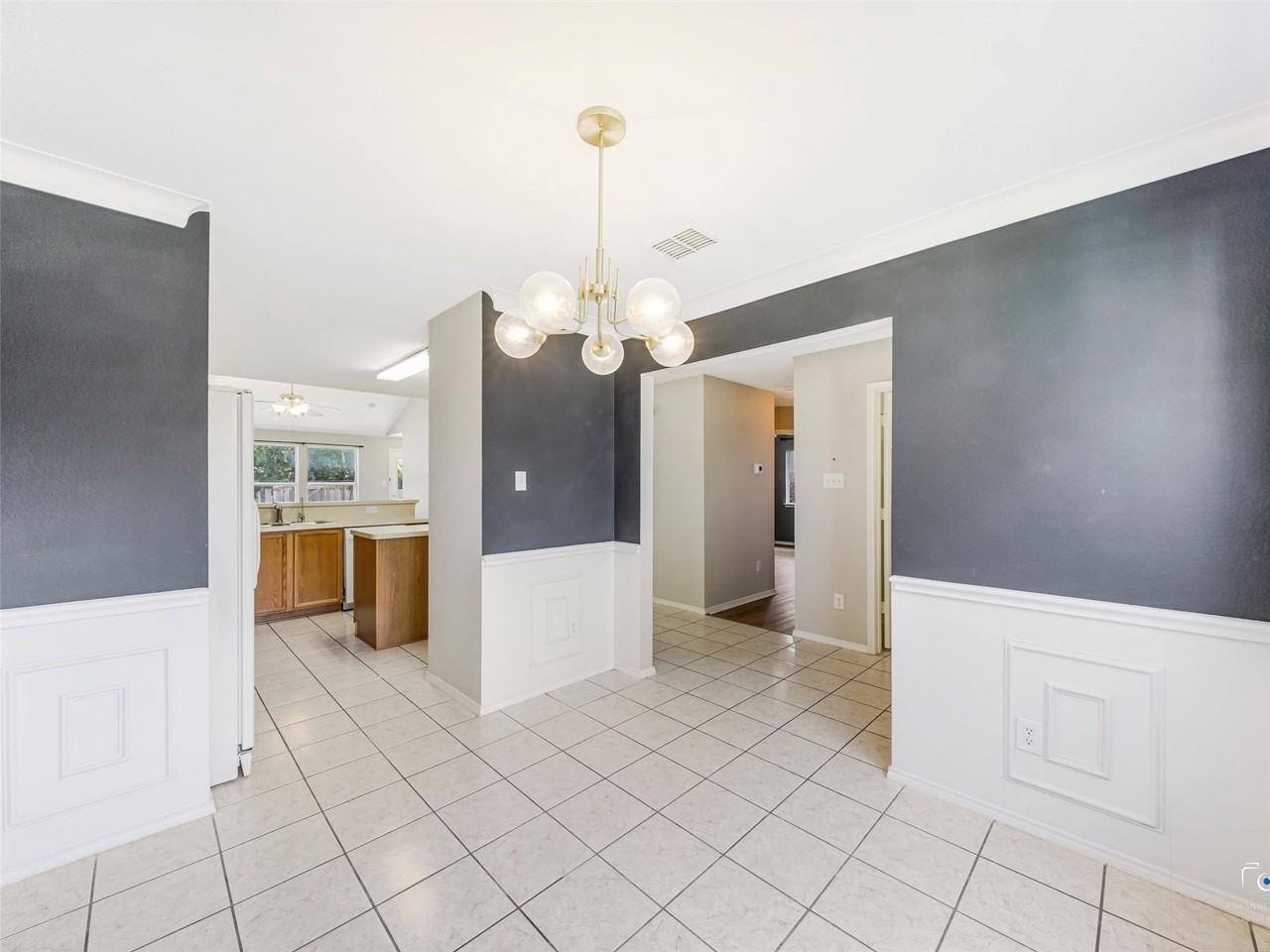 1637 Elm St - Photo 6 of 25