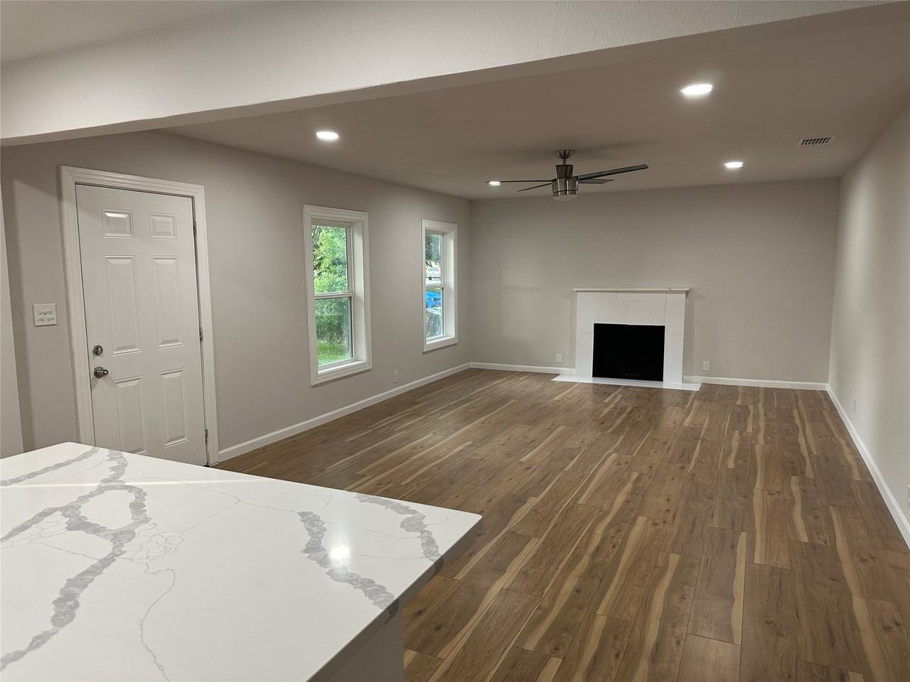 1008 Commerce Dr - Photo 2 of 18