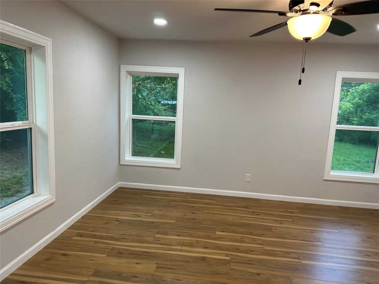 1008 Commerce Dr - Photo 6 of 18