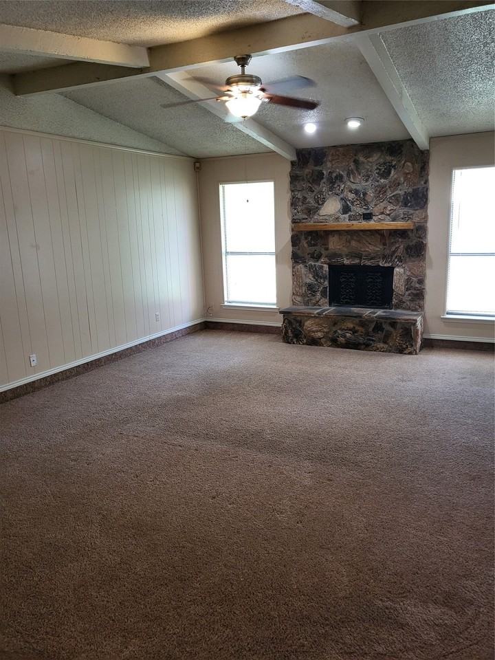 4200 Pyracantha Dr - Photo 3 of 23