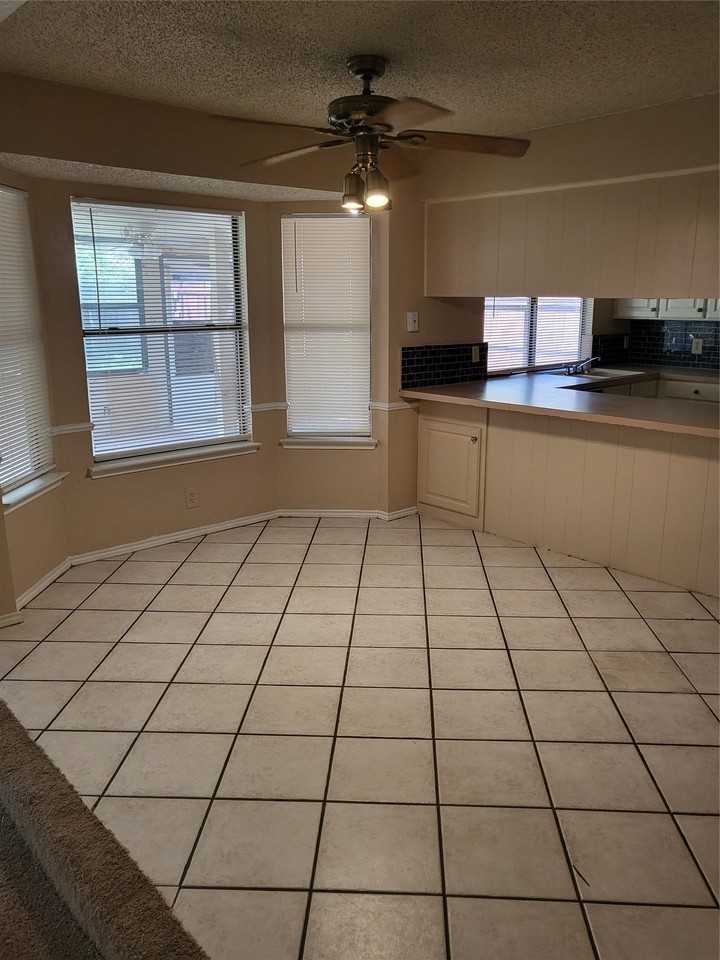 4200 Pyracantha Dr - Photo 4 of 23