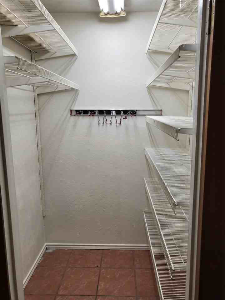 4200 Pyracantha Dr - Photo 7 of 23