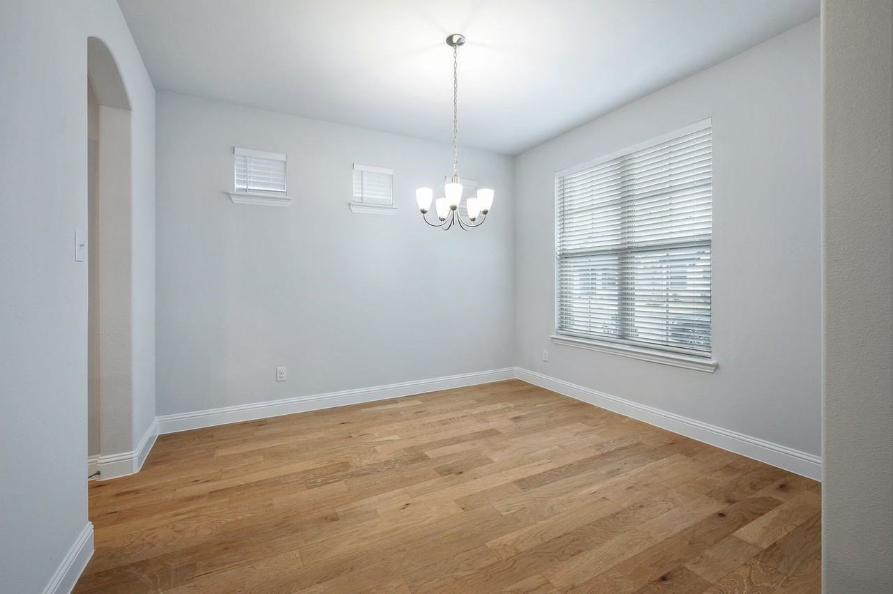 2037 Almassera Dr - Photo 3 of 18