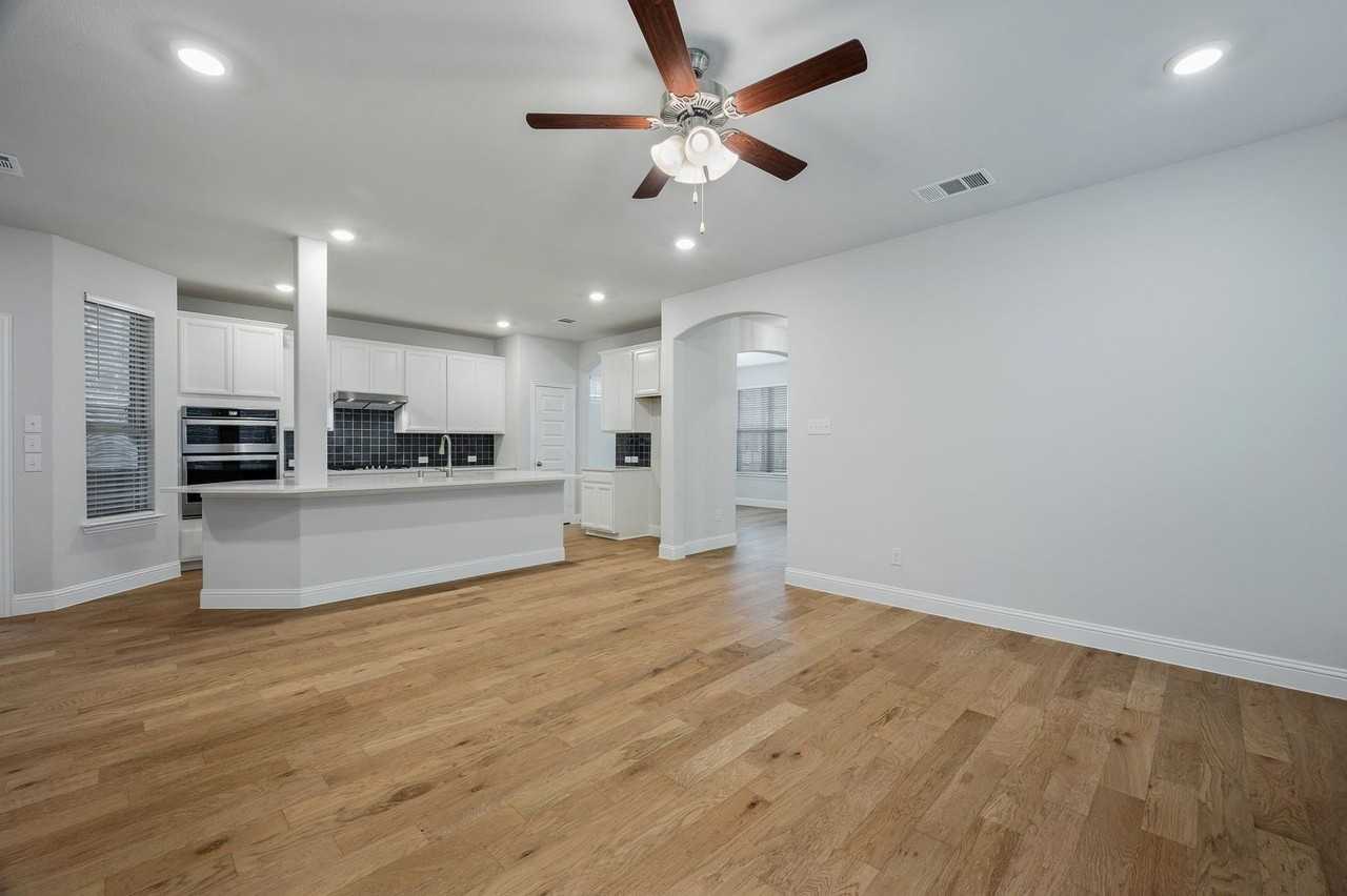 2037 Almassera Dr - Photo 6 of 18