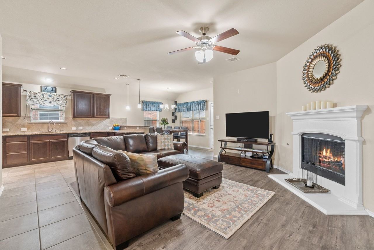 120 Rustic Oak Ln - Photo 4 of 21