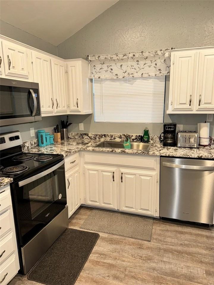 3628 Country Club Dr W - Photo 7 of 12