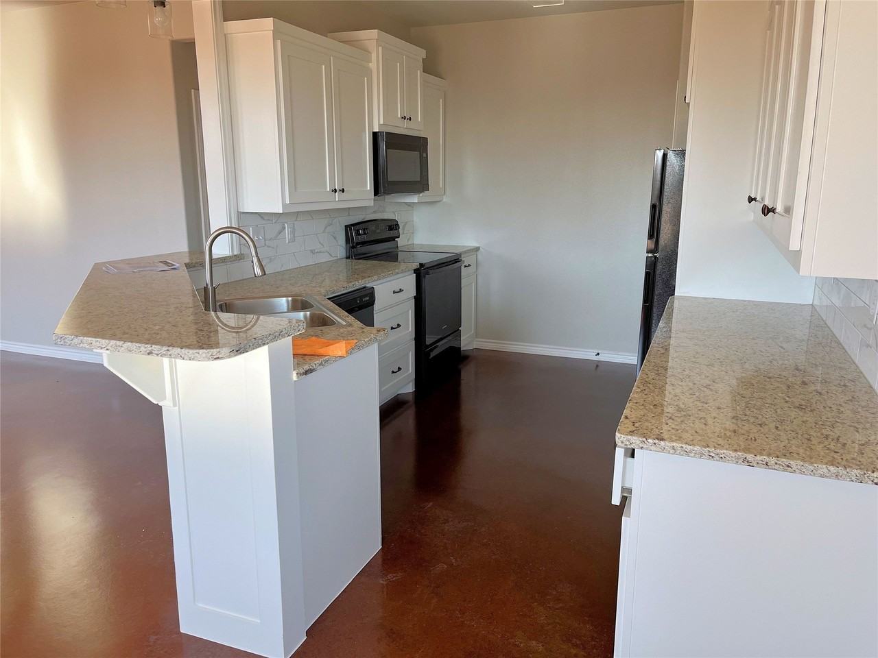 1068 County Road 327a - Photo 6 of 12