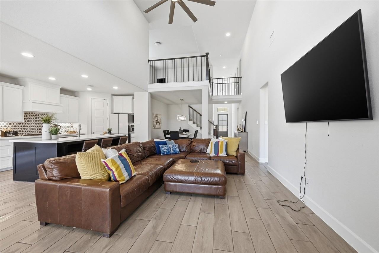 2600 Precocious Ct - Photo 5 of 39