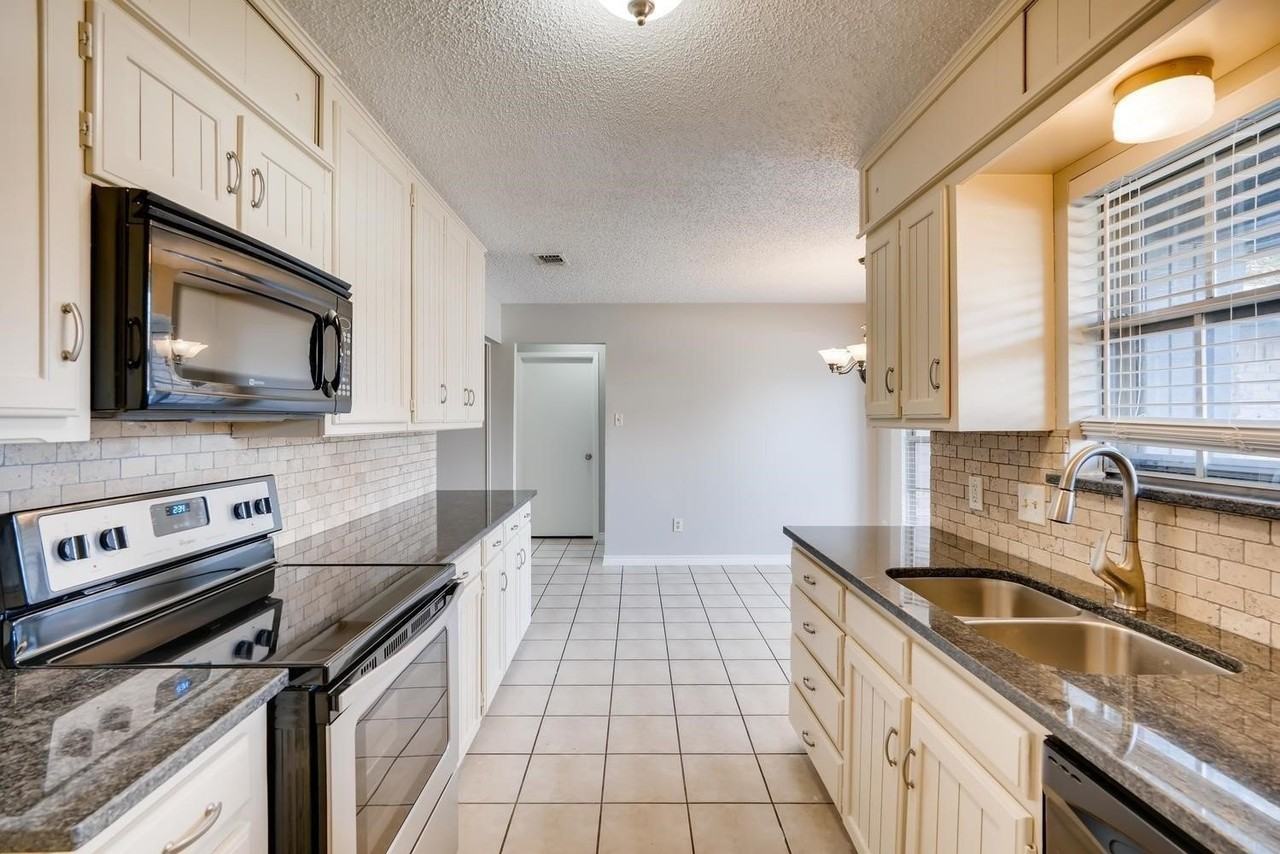 5912 Woodmeadow Dr - Photo 3 of 13