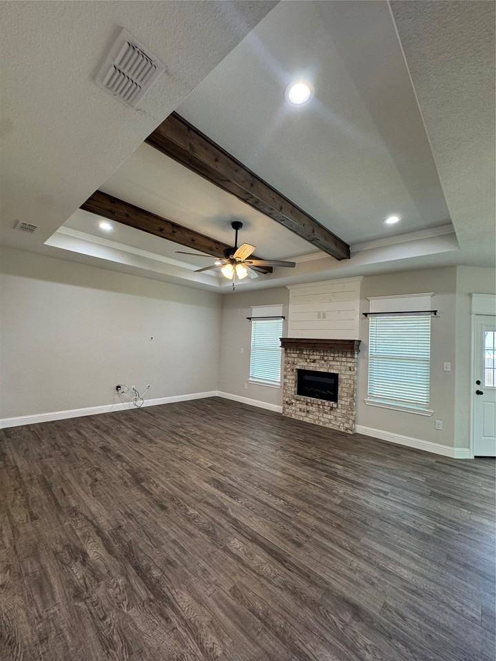 135 Carriage Hills Pkwy - Photo 3 of 18