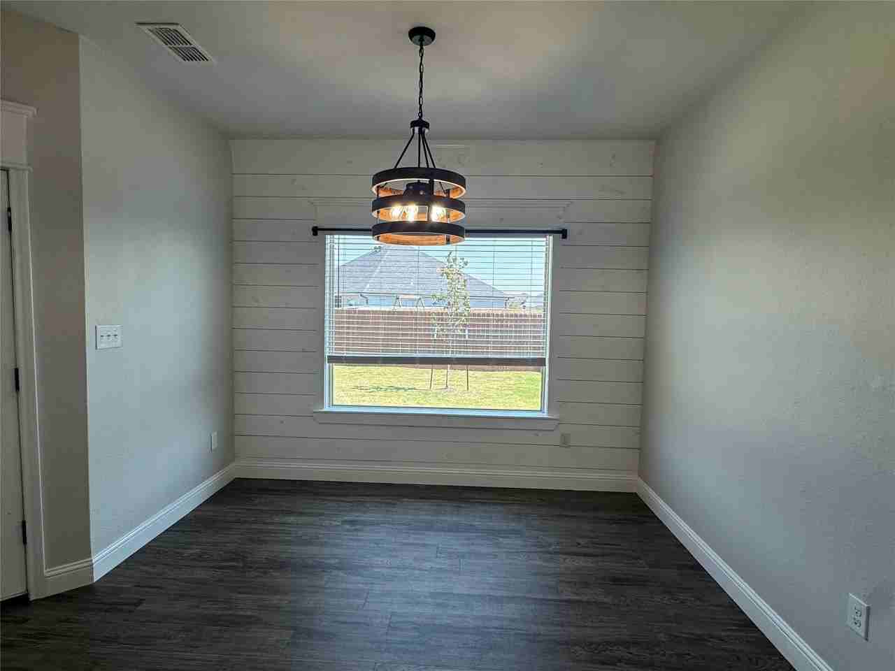 135 Carriage Hills Pkwy - Photo 4 of 18