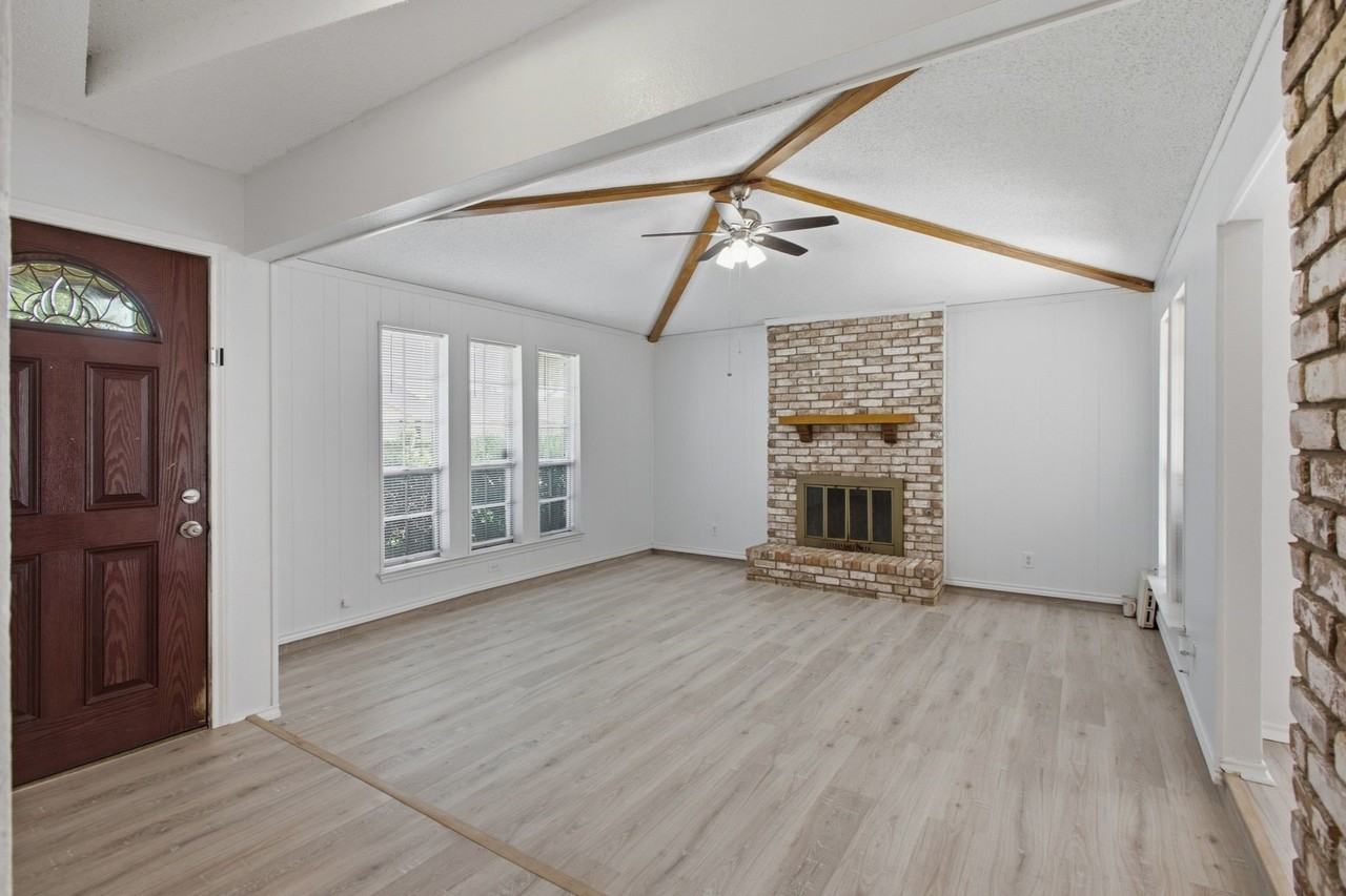 7306 Ridgeview Dr - Photo 3 of 26