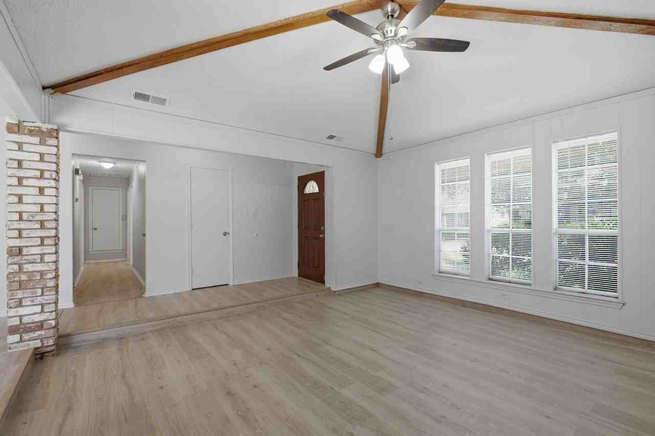7306 Ridgeview Dr - Photo 4 of 26