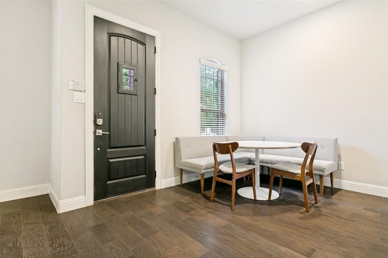 2209 Zenith Ave - Photo 3 of 27