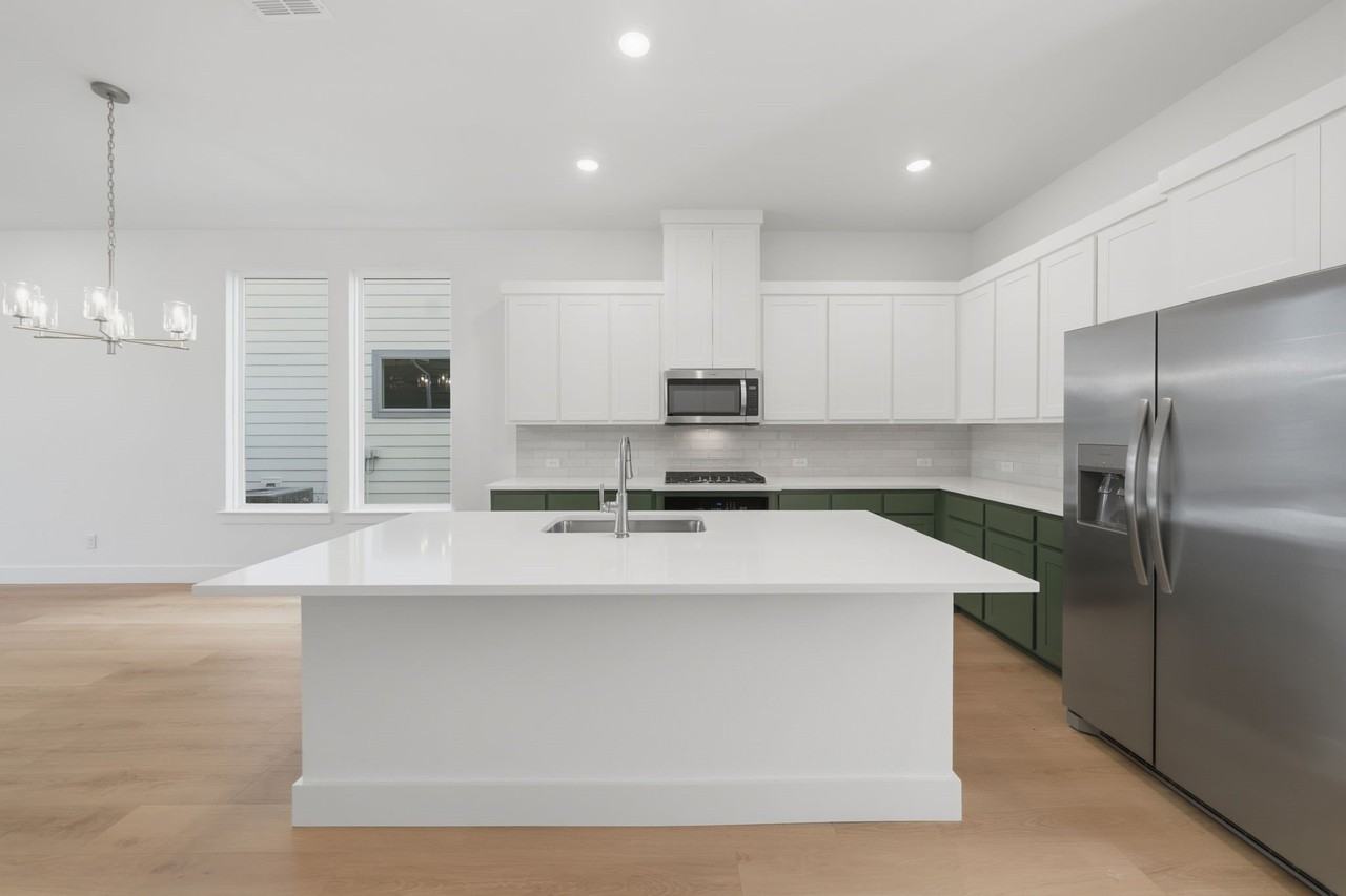 328 Chestnut St - Photo 5 of 22