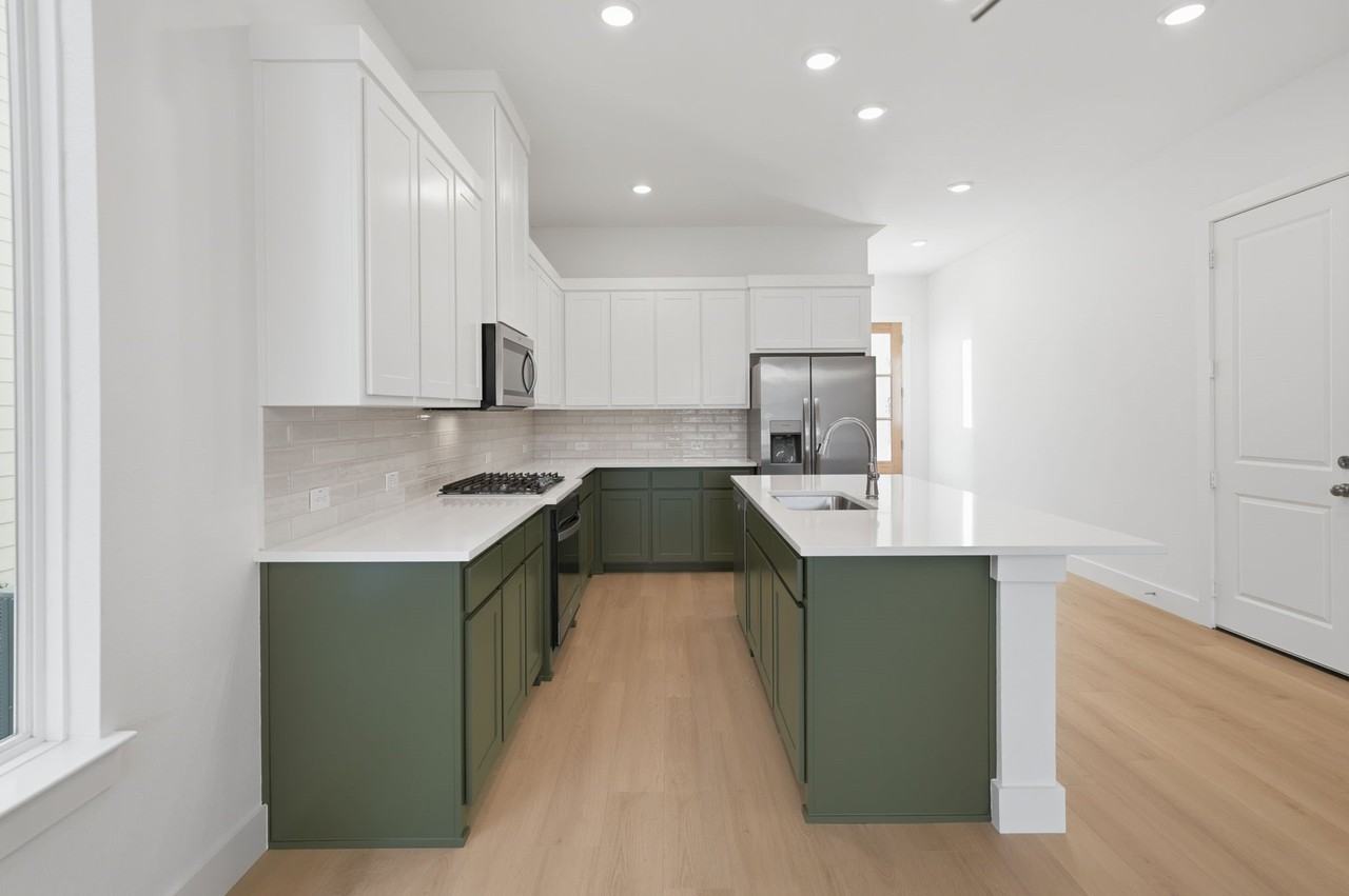 328 Chestnut St - Photo 6 of 22