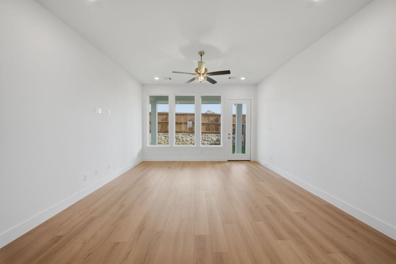 328 Chestnut St - Photo 7 of 22