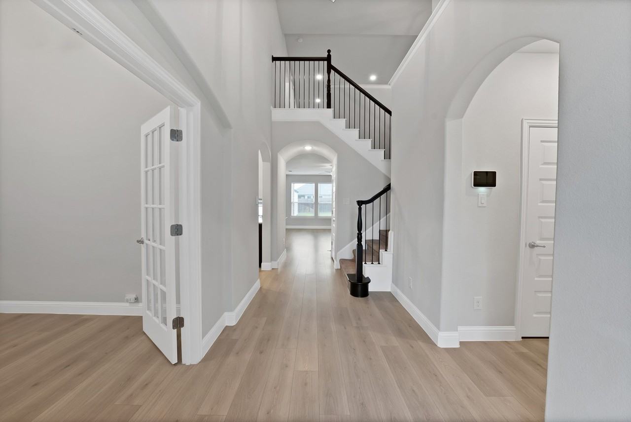 3101 Millstone Ln - Photo 5 of 38