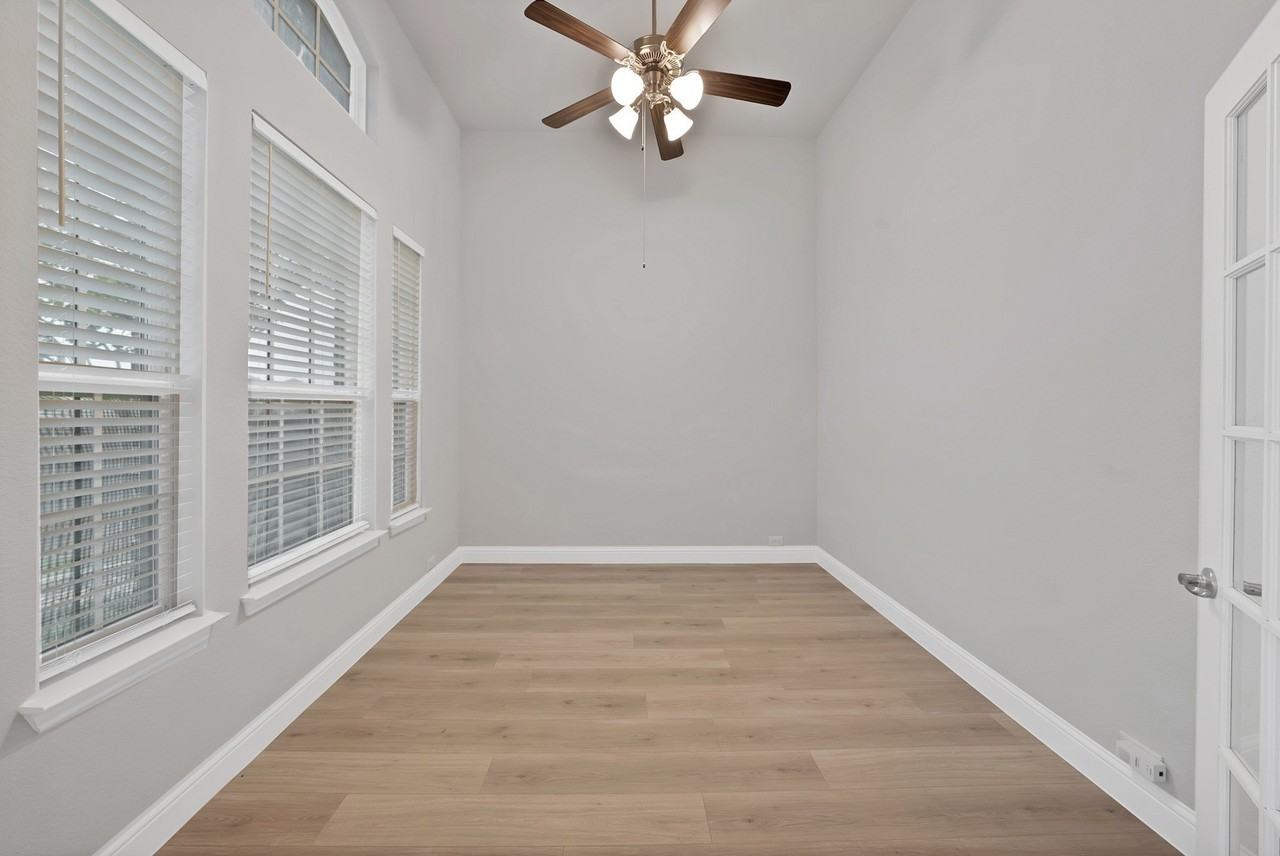 3101 Millstone Ln - Photo 6 of 38