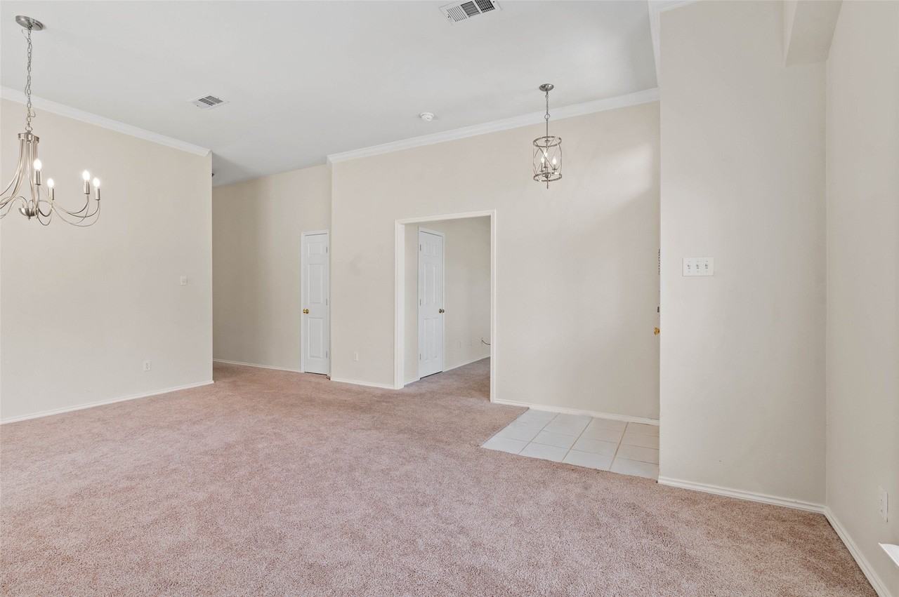 1703 Nightingale Ln - Photo 7 of 32