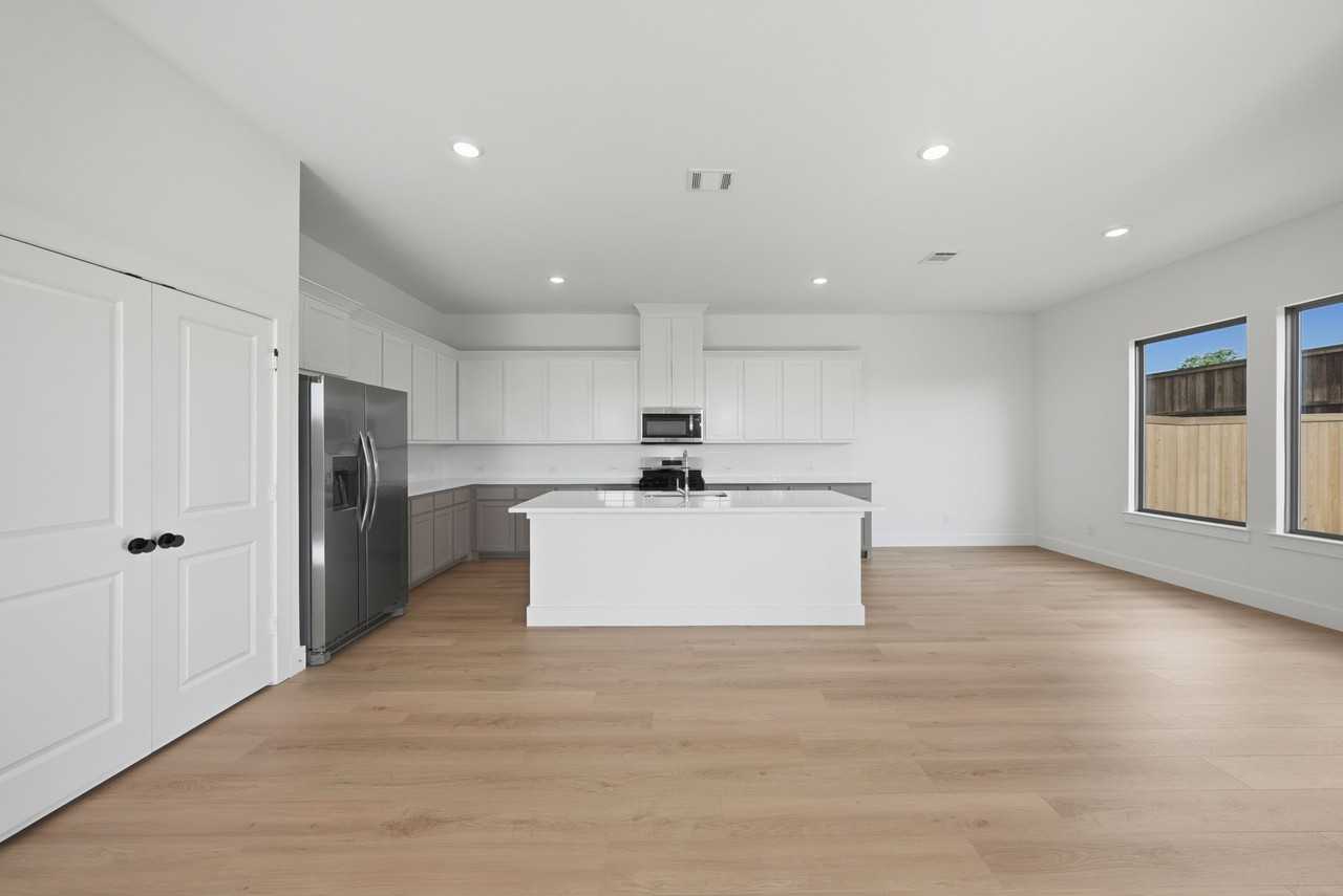 336 Chestnut St - Photo 7 of 27