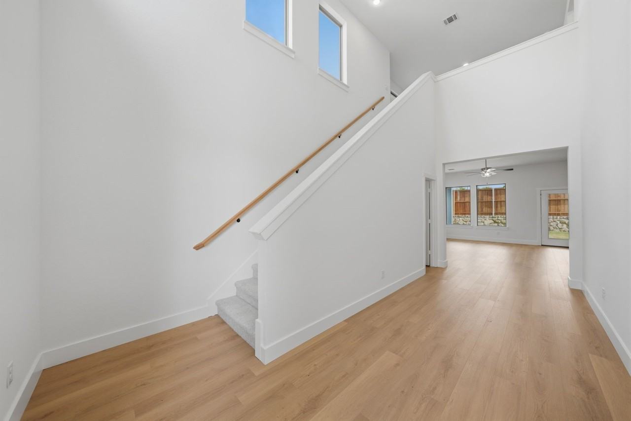 332 Chestnut St - Photo 5 of 24