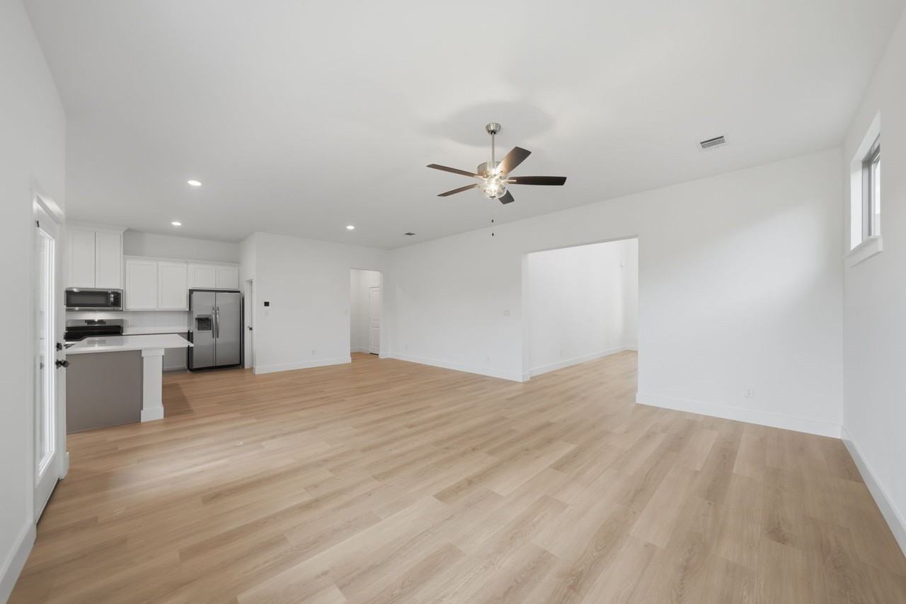 332 Chestnut St - Photo 7 of 24