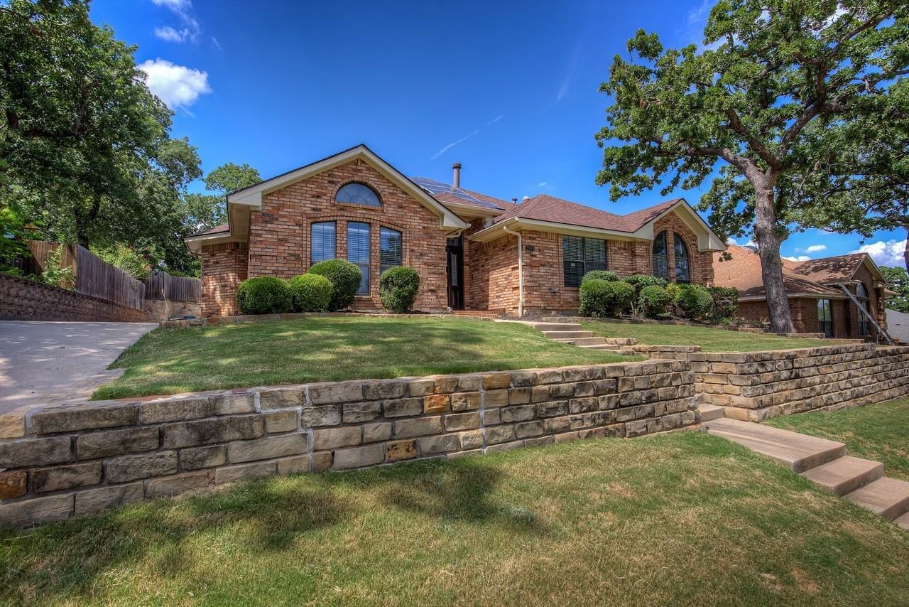 3914 Meadow Dr - Photo 3 of 40