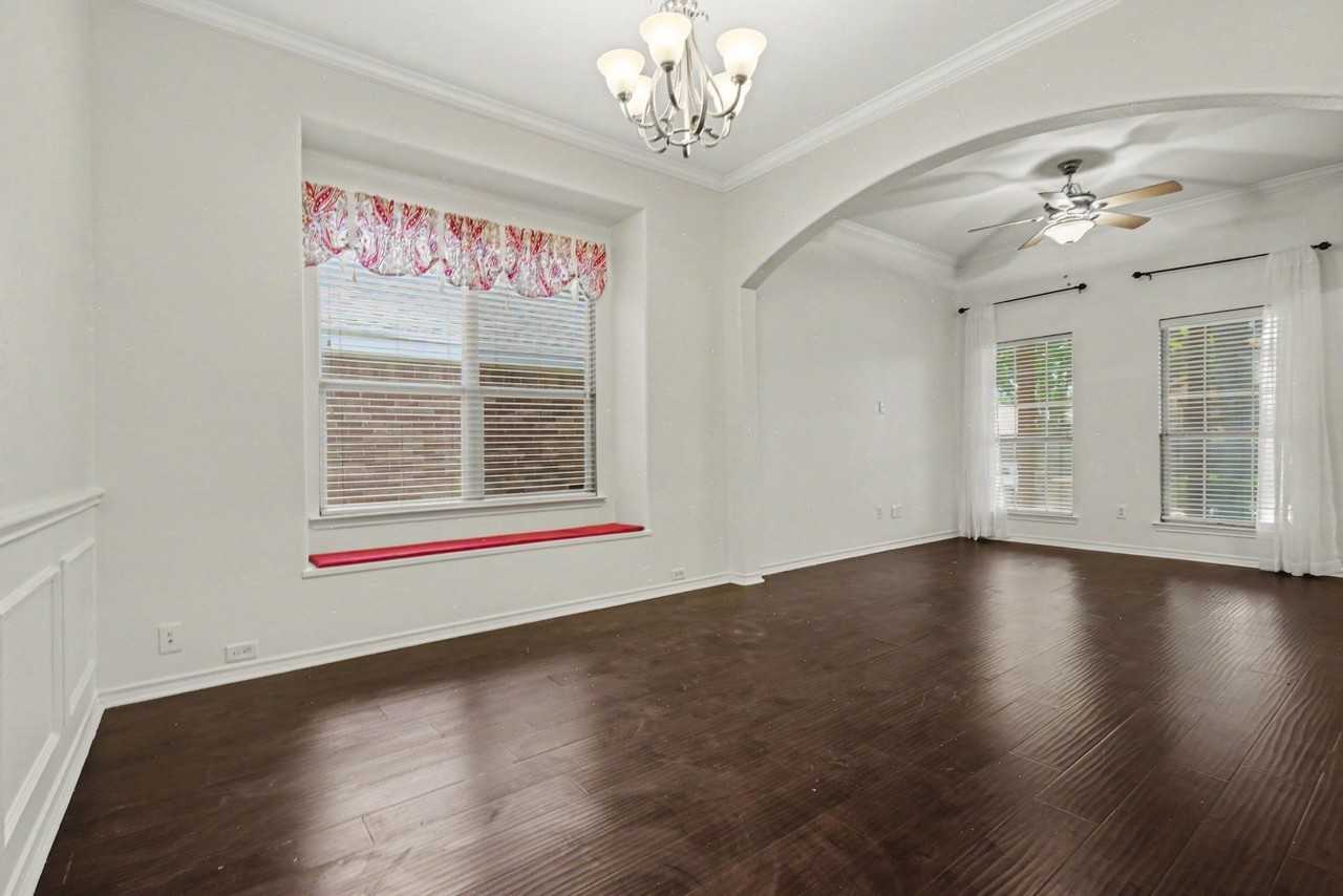 1707 Briarhollow Dr - Photo 6 of 40