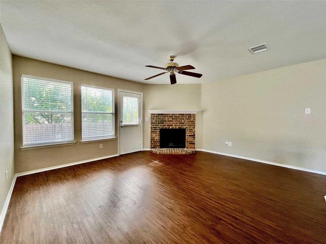 2200 Lookout Ln - Photo 2 of 18