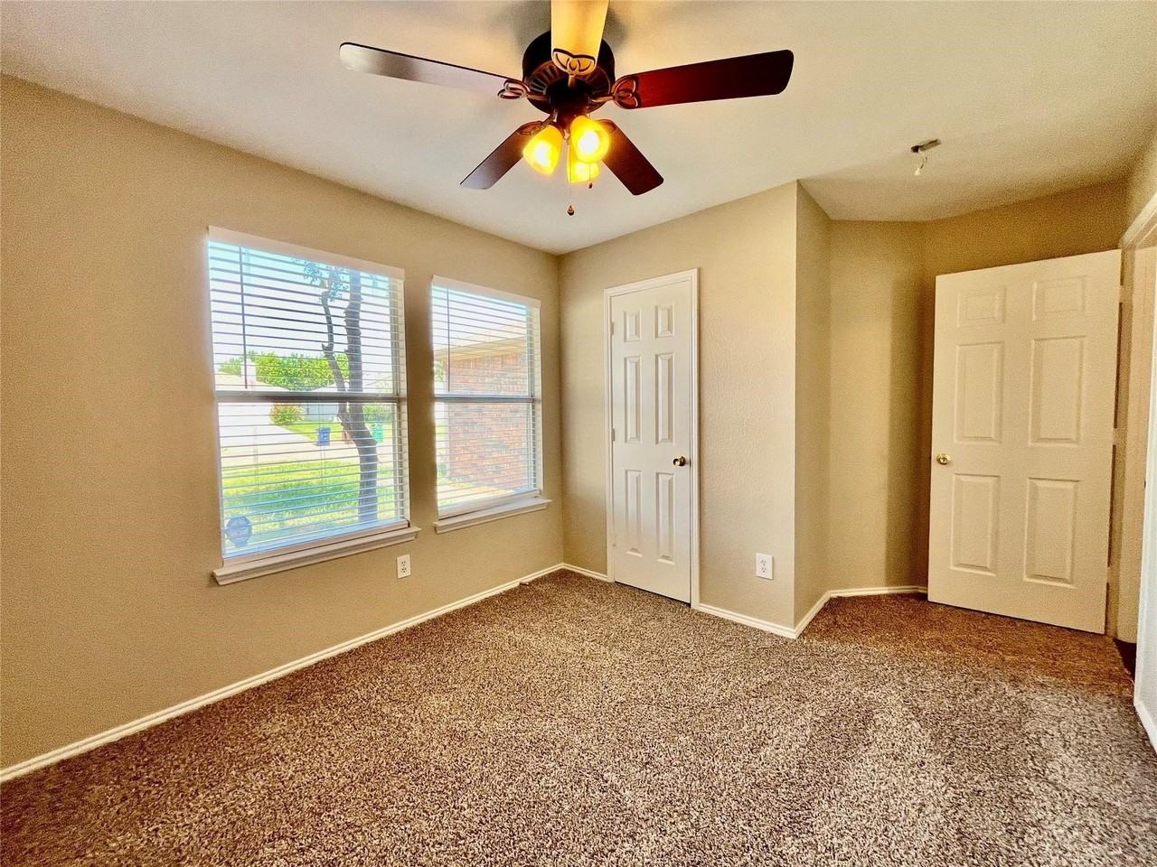 2200 Lookout Ln - Photo 7 of 18