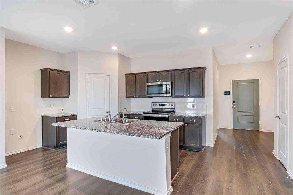 110 Real Quiet Ln - Photo 5 of 25