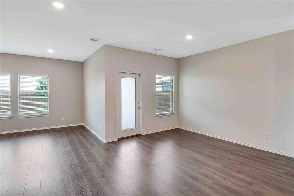 110 Real Quiet Ln - Photo 6 of 25