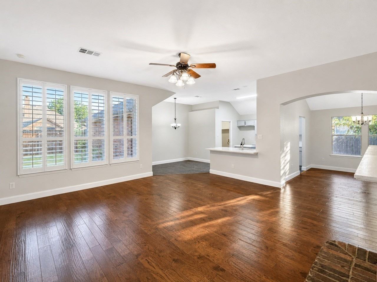 1816 Caddo Lake Dr - Photo 4 of 19