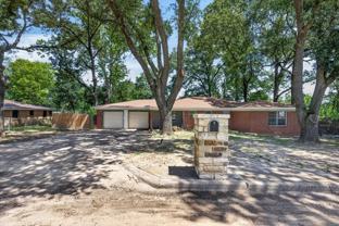 925 Maryland Dr - Photo 1 of 1