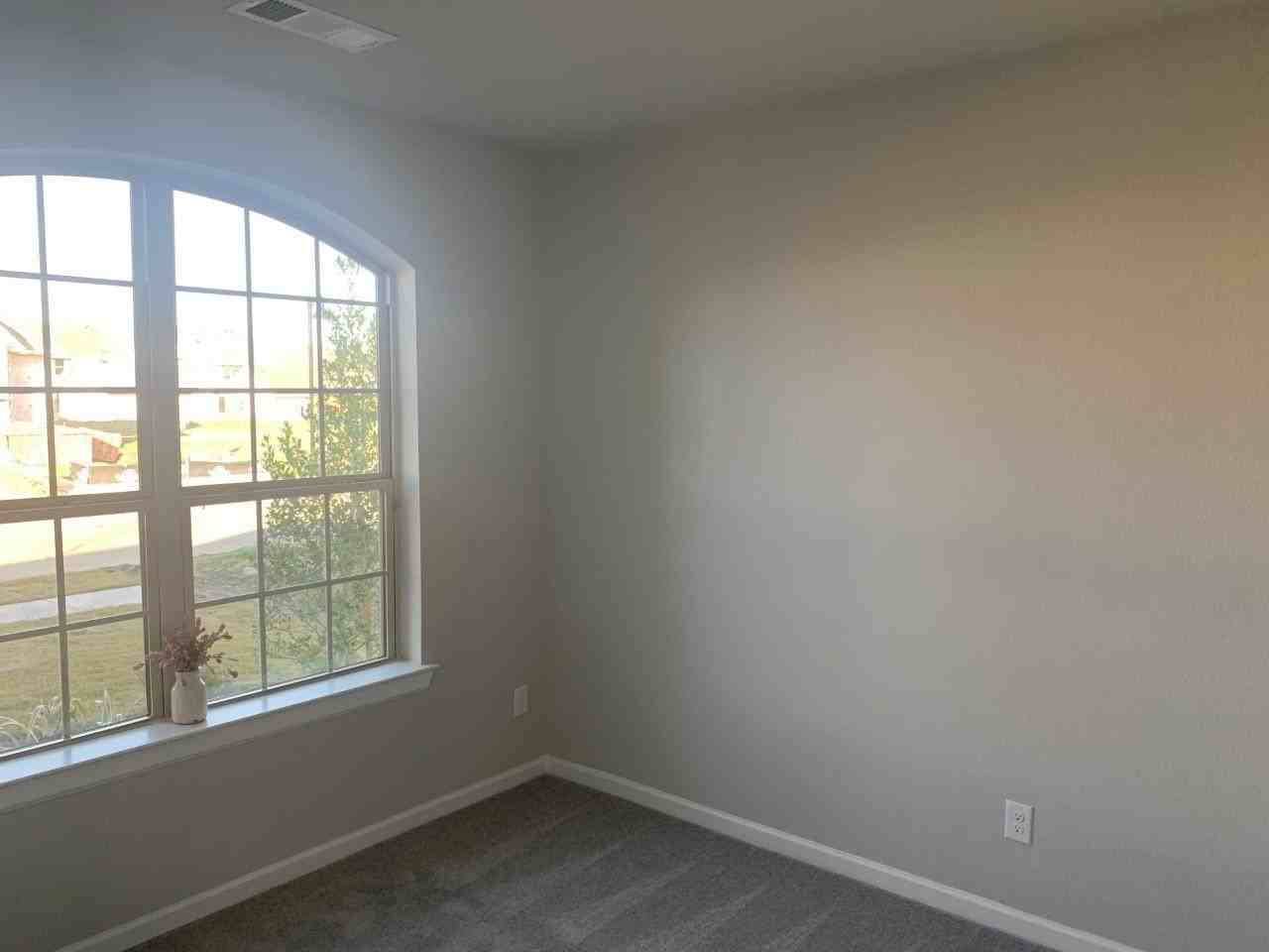 1821 Leo Dr - Photo 2 of 13