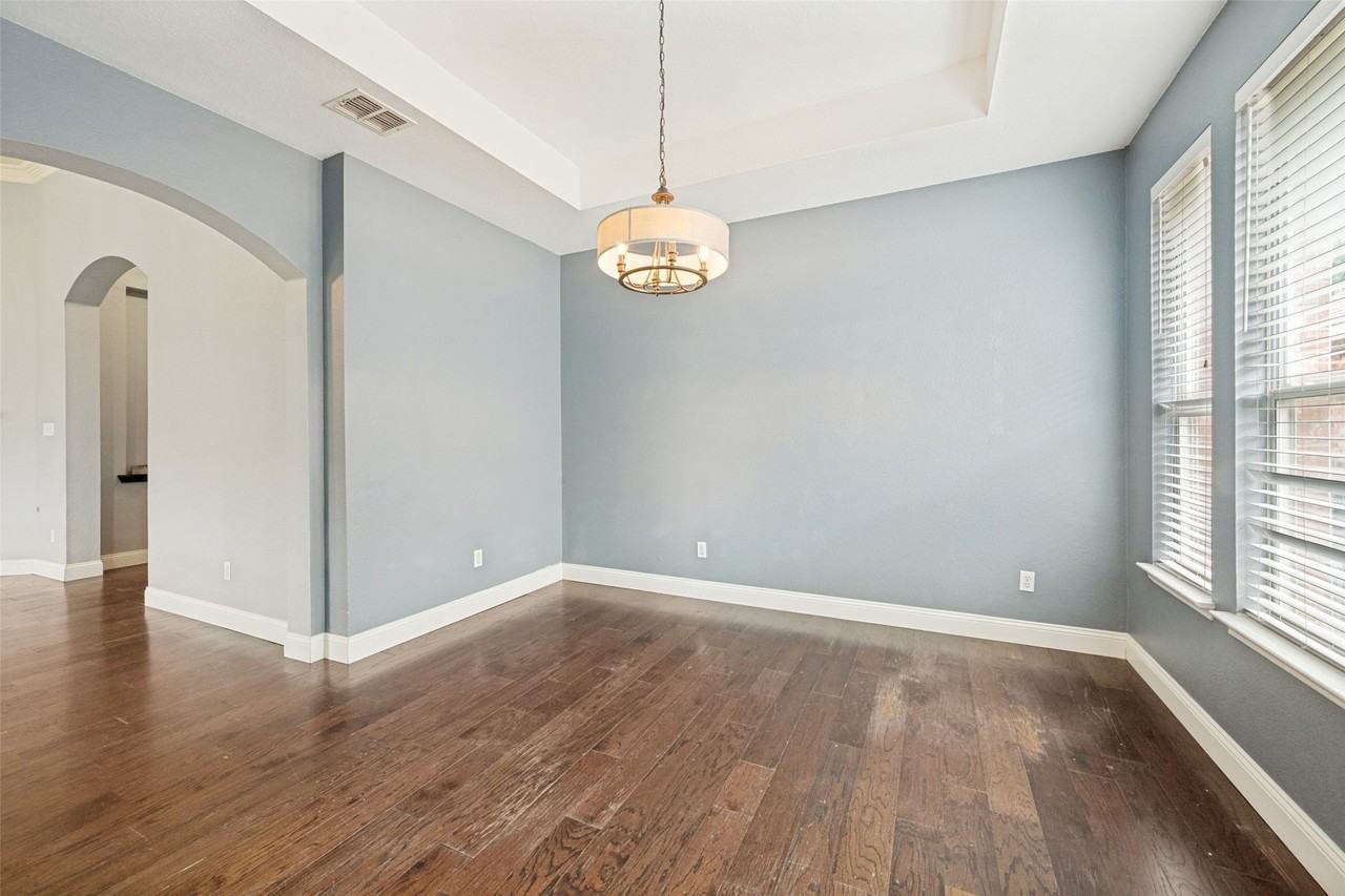 4849 Gloucester Dr - Photo 4 of 25