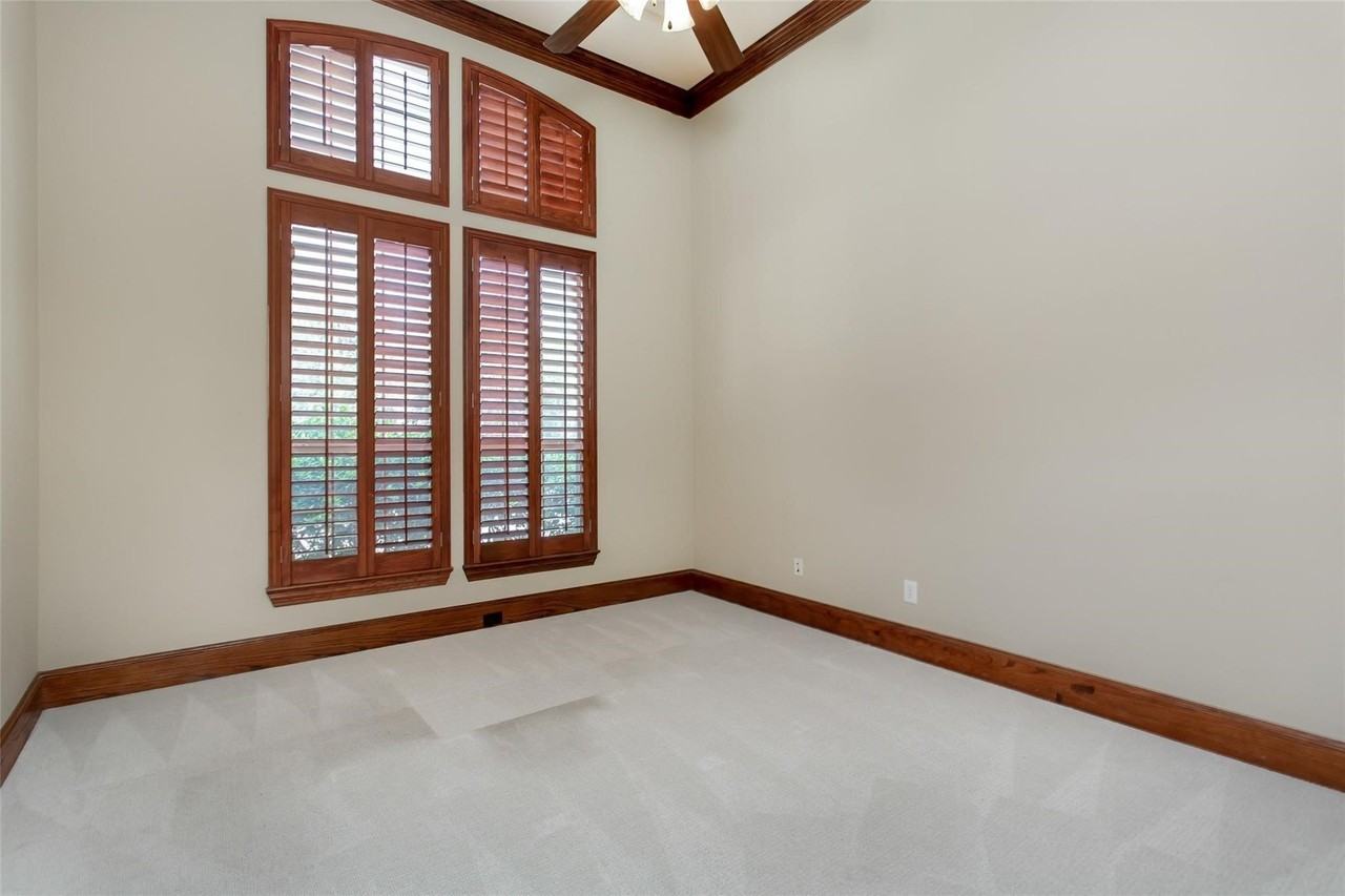 921 Pine Burst Dr - Photo 3 of 38