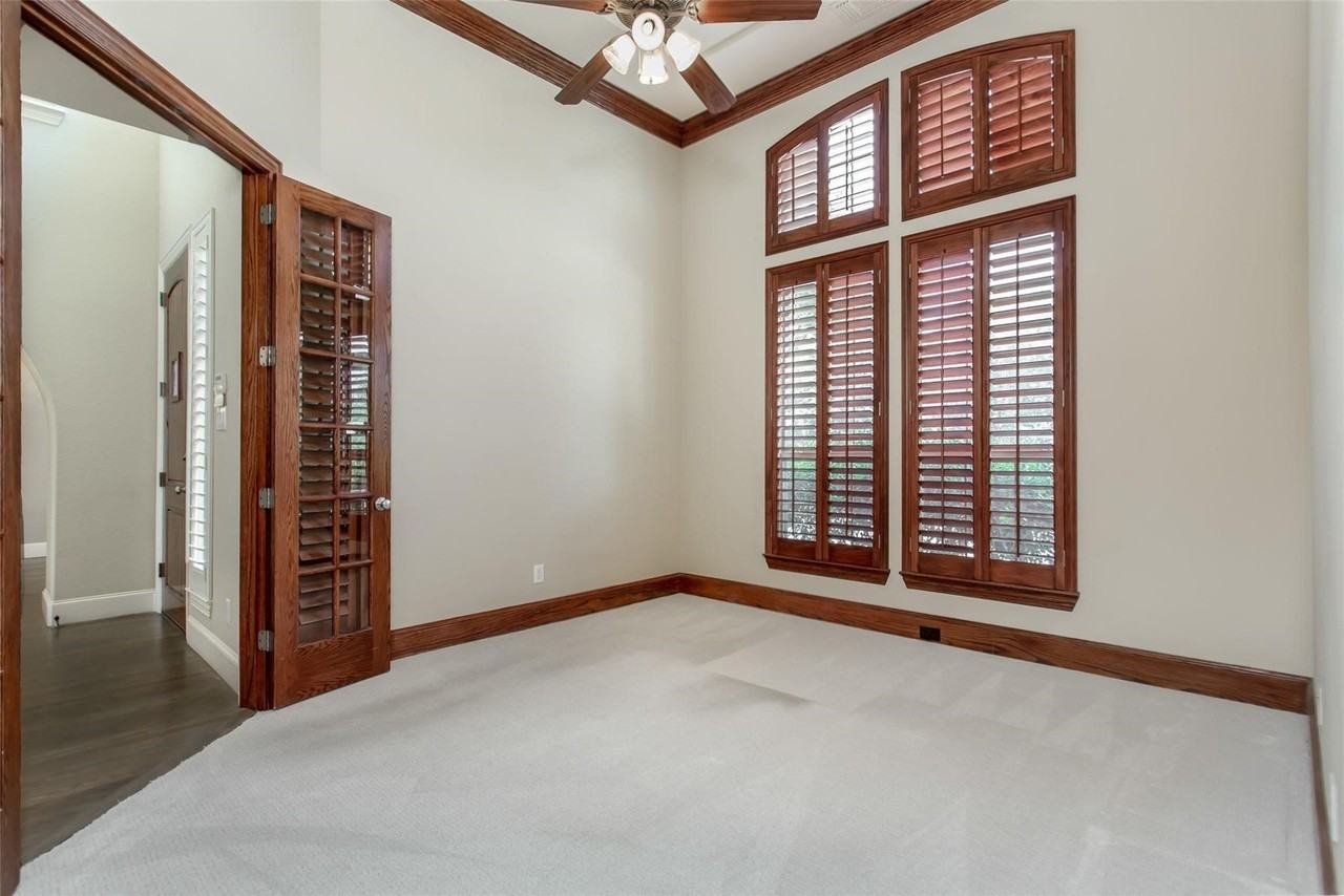 921 Pine Burst Dr - Photo 5 of 38