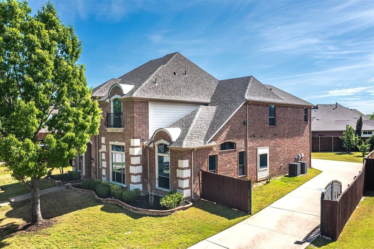 4112 Barona Dr - Photo 3 of 36