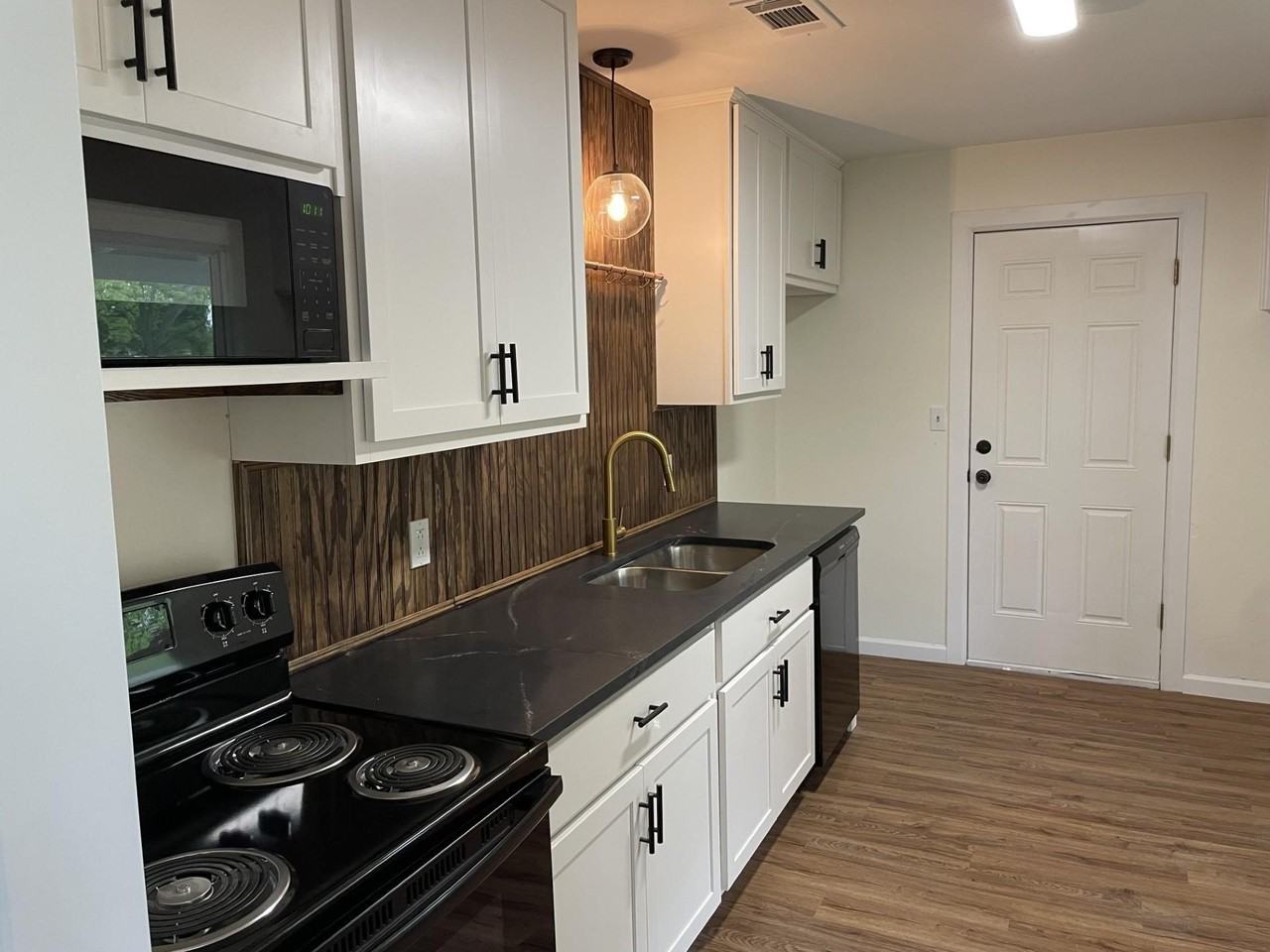 513 W Florence St - Photo 3 of 12