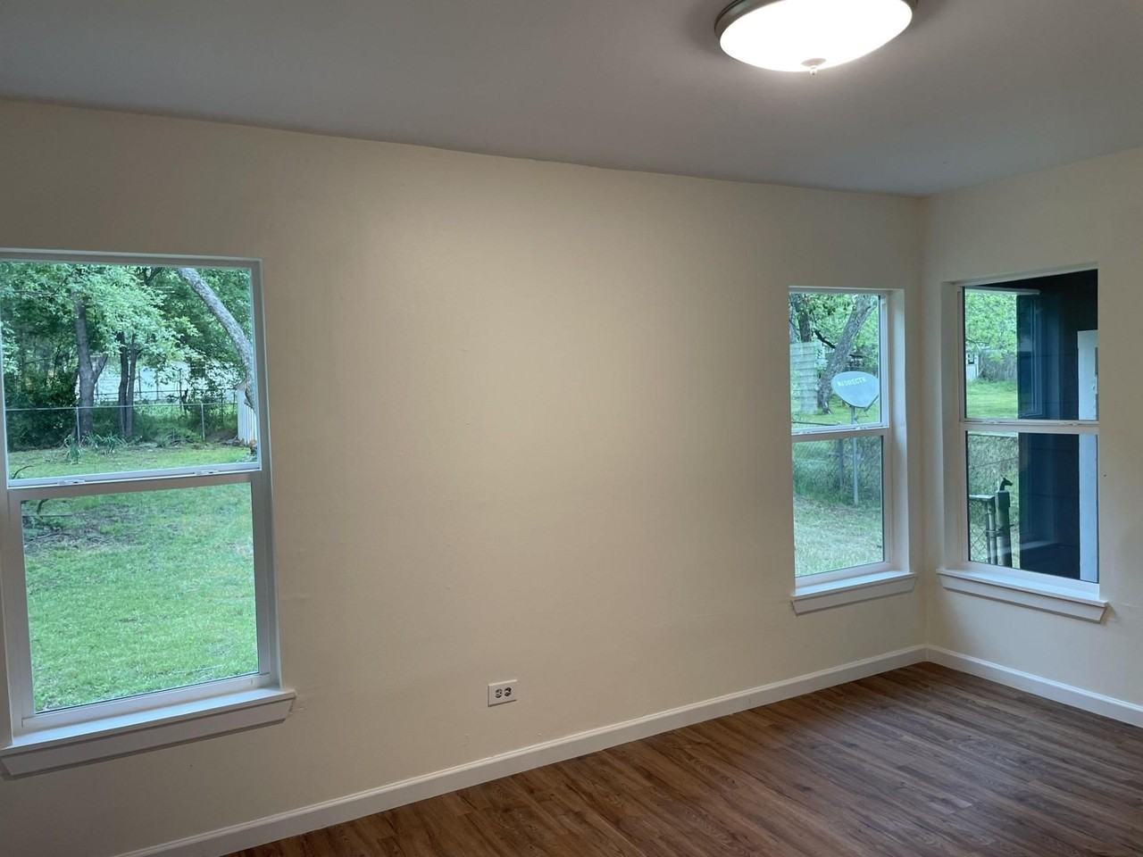 513 W Florence St - Photo 7 of 12