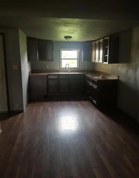 1101 N Main St - Photo 6 of 9