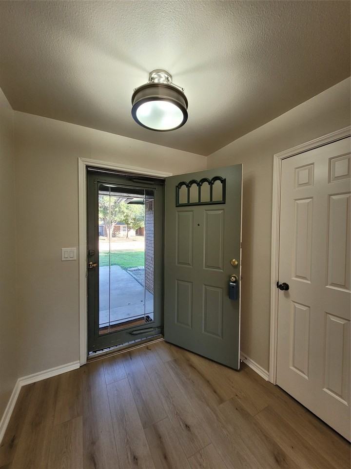 776 Santa Fe Trl - Photo 4 of 24