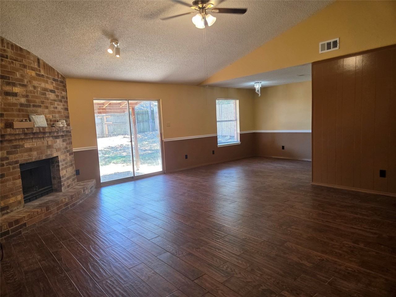 6101 Cool Springs Dr - Photo 6 of 16